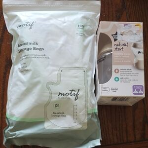 Motif Breastmilk Storage Bags and Tommee Tippee Bottle